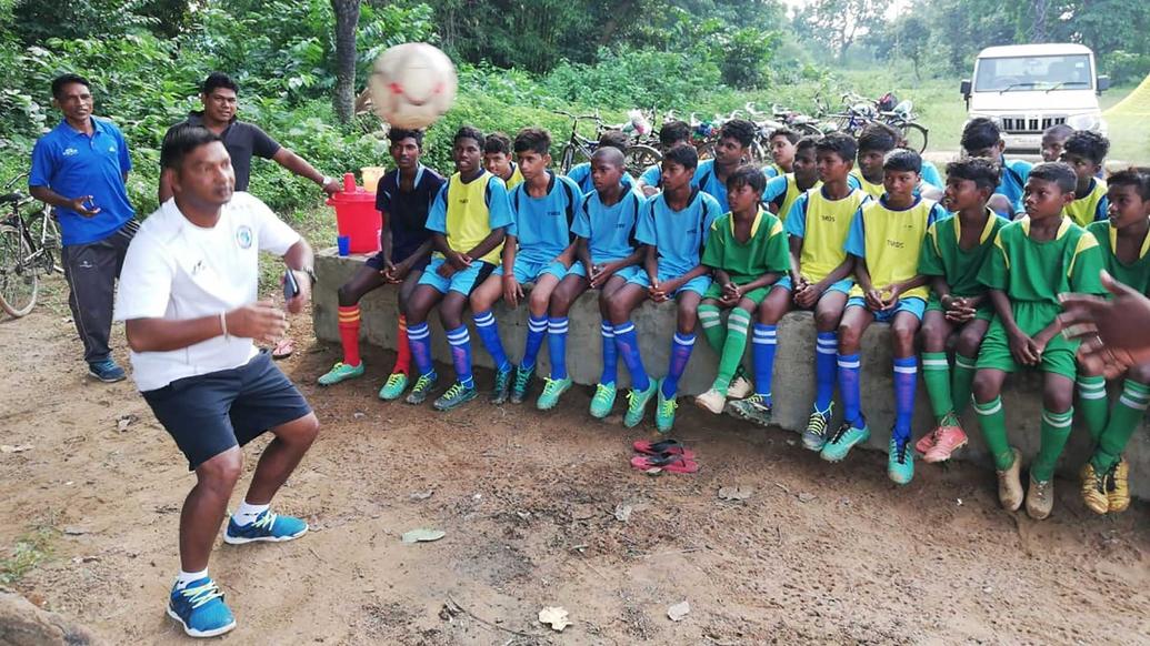 Mr. Kundan Chandra visits Simuldanga's TSRDS center