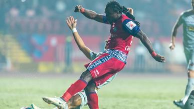 The Men of Steel's in-action shots from the Sree Kanteerava Stadium 📸 The Men of Steel's in-action shots from the Sree Kanteerava Stadium 📸