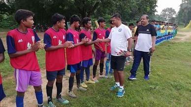 Mr. Kundan Chandra visits Simuldanga's TSRDS center