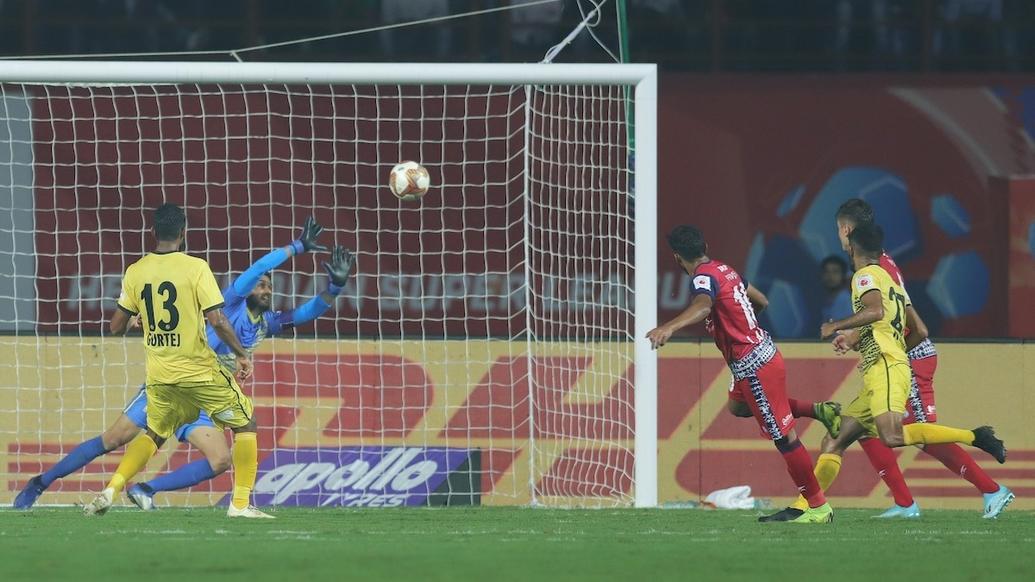 Jamshedpur Fc Ran Riot Against Hyderabad Fc At The Furnace Jamshedpur