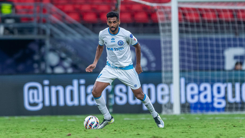 Kerala Blasters Strike Early to Down Jamshedpur FC in Kochi