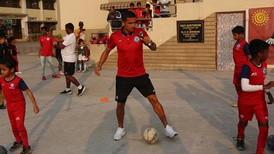 Tim Cahill visits our Football School at Loyola.