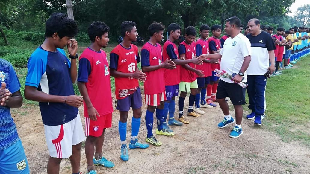 Mr. Kundan Chandra visits Simuldanga's TSRDS center