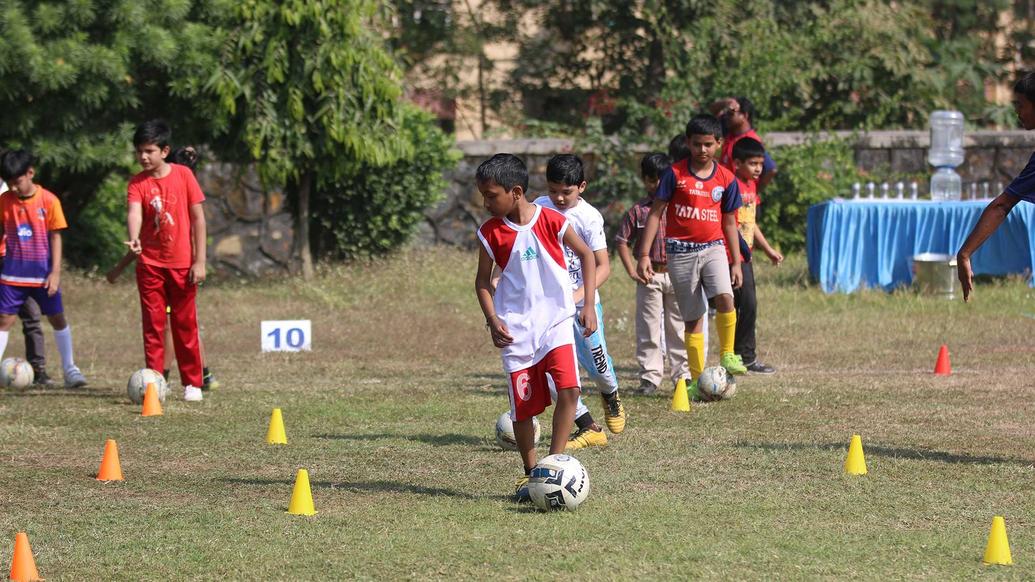 Grassroots Workshop with the kids from DAV Bistupur