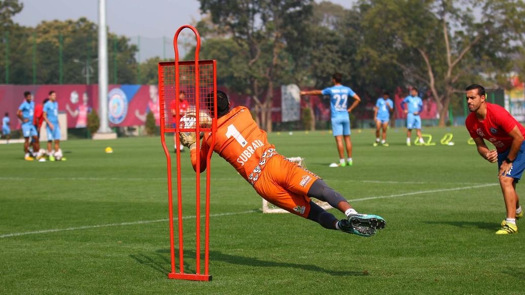 Jamshedpur FC squad go all out in an intense training session