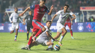 The Jamshedpur squad captured in action at the Furnace 💥 The Jamshedpur squad captured in action at the Furnace 💥