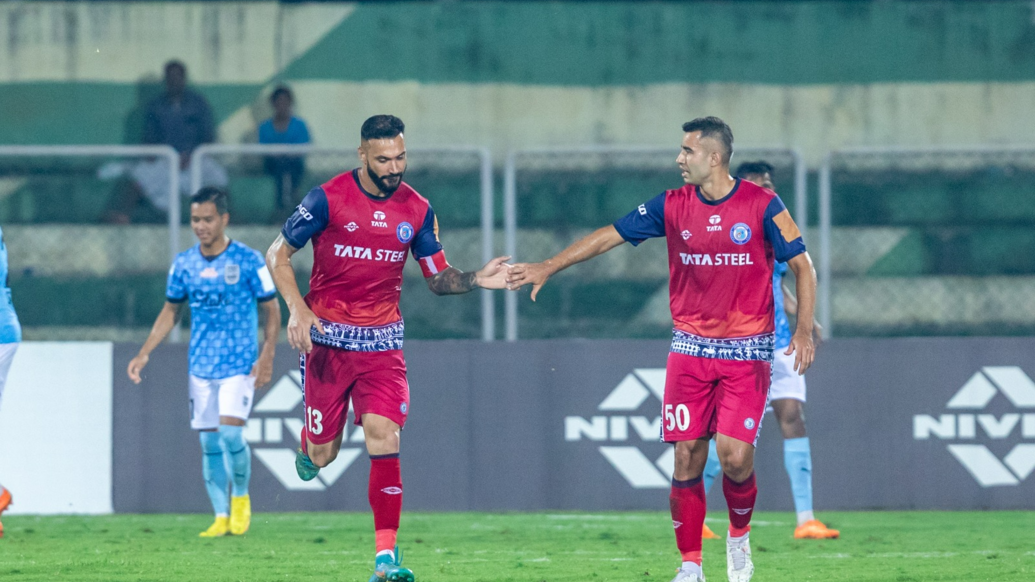 The Men of Steel caught in action from last night's Hero Club Playoffs against Mumbai City FC in Manjeri, Kerala 📸 