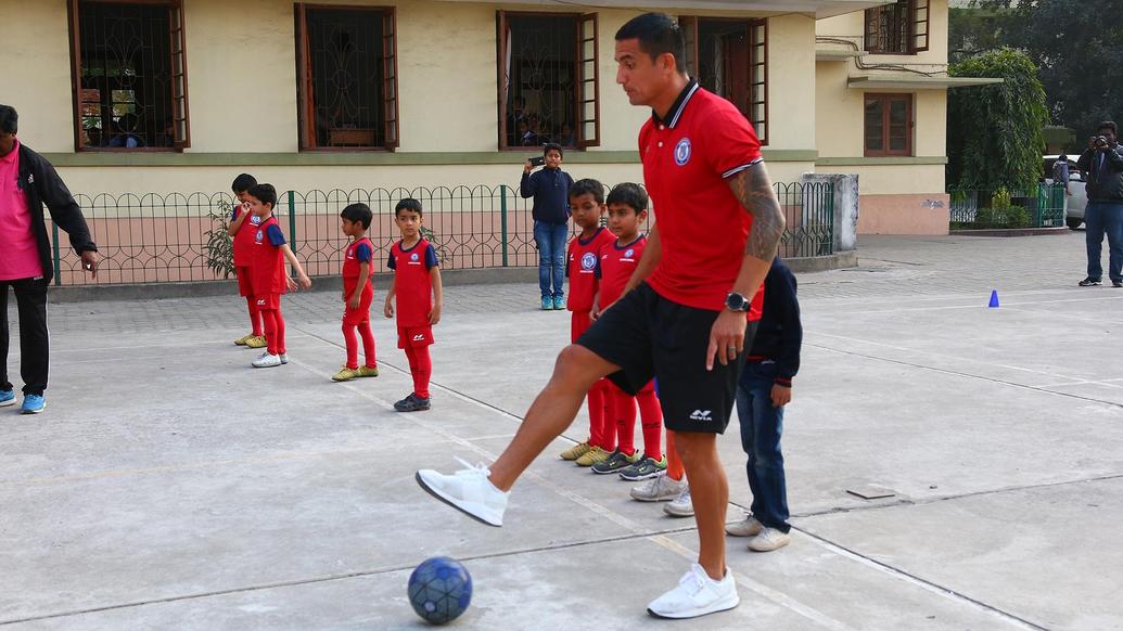 Tim Cahill visits our Football School at Loyola.