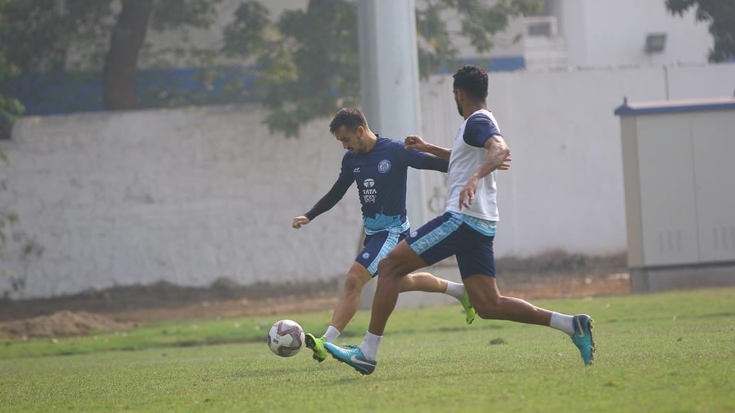 Jamshedpur FC continue the hard work in training after an important victory over Chennaiyin FC . Jamshedpur FC continue the hard work in training after an important victory over Chennaiyin FC .