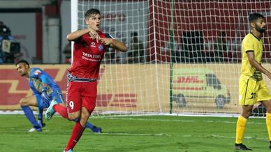 Jamshedpur FC ran riot against Hyderabad FC at the Furnace