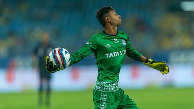 The Men of Steel captured in action from the Jawaharlal Nehru Stadium, Kochi 📸 The Men of Steel captured in action from the Jawaharlal Nehru Stadium, Kochi 📸