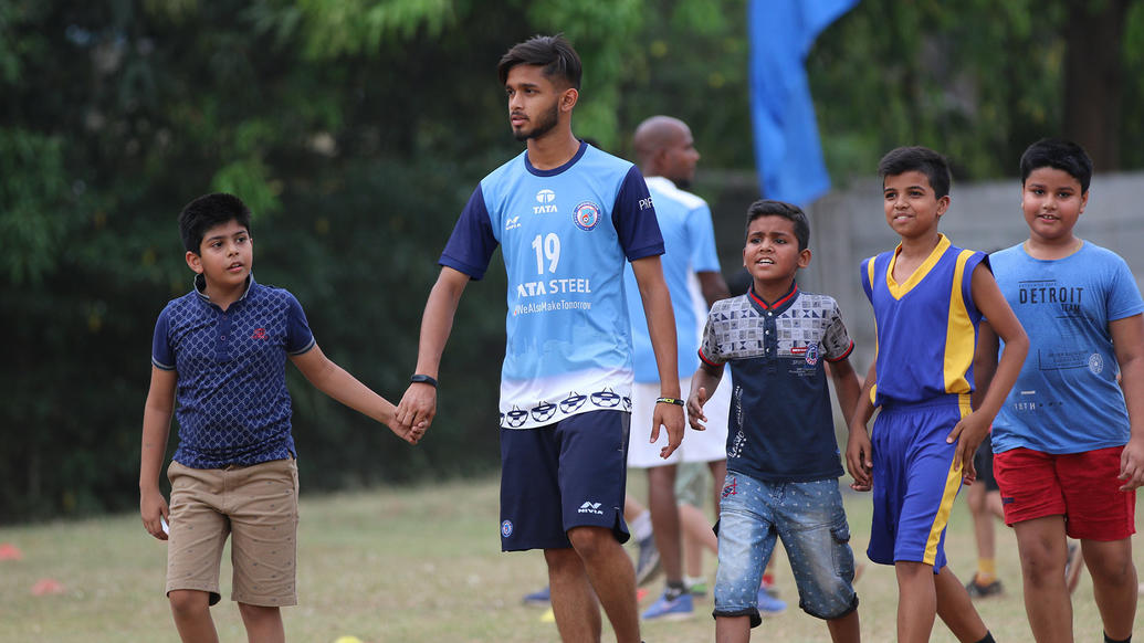 Gallery: Jamshedpur FC Kick-start its sixth Football School in Carmel Junior College Gallery: Jamshedpur FC Kick-start its sixth Football School in Carmel Junior College