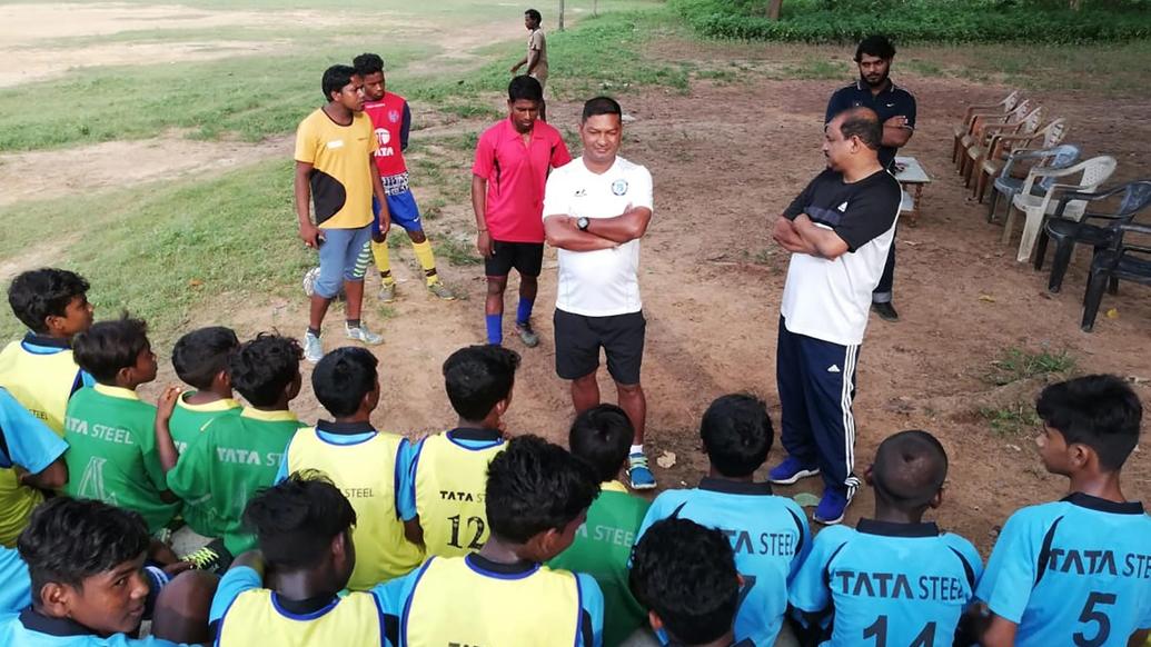 Mr. Kundan Chandra visits Simuldanga's TSRDS center