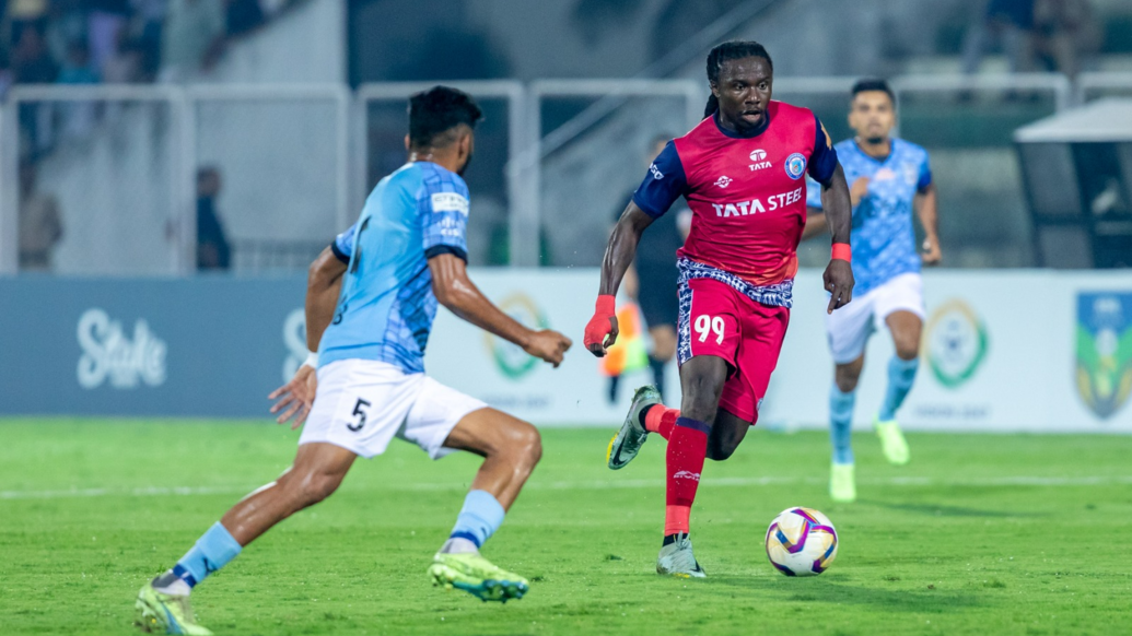 The Men of Steel caught in action from last night's Hero Club Playoffs against Mumbai City FC in Manjeri, Kerala 📸 