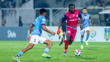 The Men of Steel caught in action from last night's Hero Club Playoffs against Mumbai City FC in Manjeri, Kerala 📸 The Men of Steel caught in action from last night's Hero Club Playoffs against Mumbai City FC in Manjeri, Kerala 📸