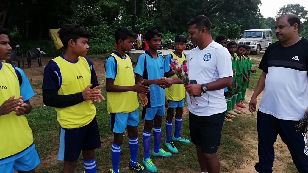 Mr. Kundan Chandra visits Simuldanga's TSRDS center