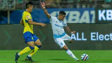 The Men of Steel captured in action from the Jawaharlal Nehru Stadium, Kochi 📸 The Men of Steel captured in action from the Jawaharlal Nehru Stadium, Kochi 📸