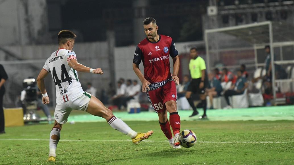 📸 The Men of Steel captured in action from our win against the Mariners last night! 🔥   #JFCATKMB #HeroSuperCup #JamKeKhelo