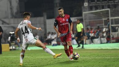 📸 The Men of Steel captured in action from our win against the Mariners last night! 🔥   #JFCATKMB #HeroSuperCup #JamKeKhelo