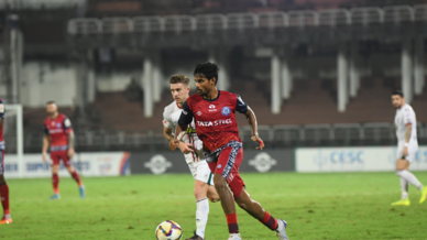 📸 The Men of Steel captured in action from our win against the Mariners last night! 🔥   #JFCATKMB #HeroSuperCup #JamKeKhelo