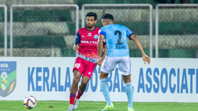 The Men of Steel caught in action from last night's Hero Club Playoffs against Mumbai City FC in Manjeri, Kerala 📸 